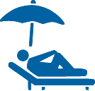 Illustration fra Visma Enterprise af en person på ferie under en paraply der forstår værdien af en feriedag